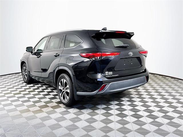used 2021 Toyota Highlander car, priced at $28,699