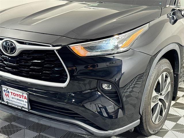 used 2021 Toyota Highlander car, priced at $28,699