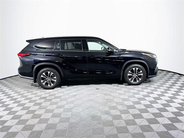 used 2021 Toyota Highlander car, priced at $28,699