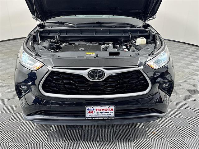 used 2021 Toyota Highlander car, priced at $28,699