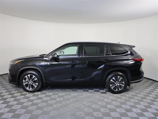 used 2021 Toyota Highlander car, priced at $30,799