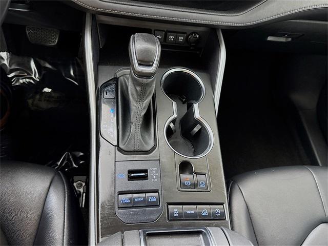 used 2021 Toyota Highlander car, priced at $28,699