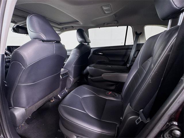 used 2021 Toyota Highlander car, priced at $28,699