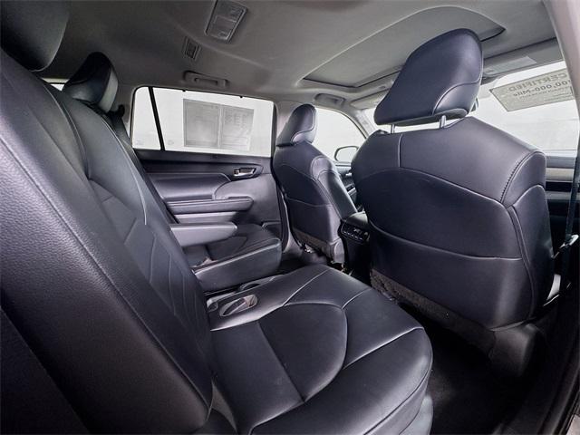 used 2021 Toyota Highlander car, priced at $28,699