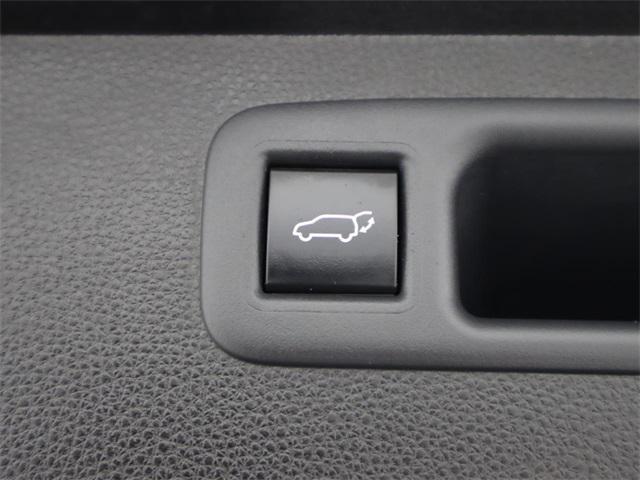 used 2021 Toyota Highlander car, priced at $30,799