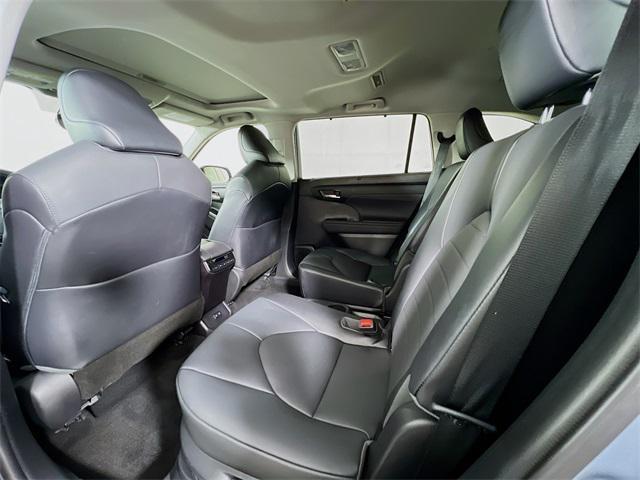 used 2021 Toyota Highlander Hybrid car, priced at $35,699