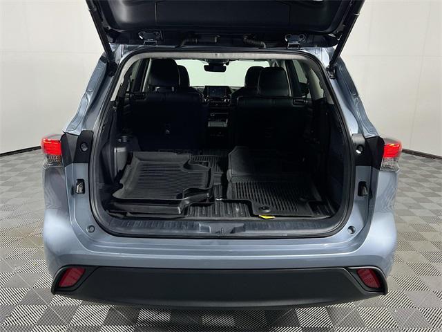used 2021 Toyota Highlander Hybrid car, priced at $35,699