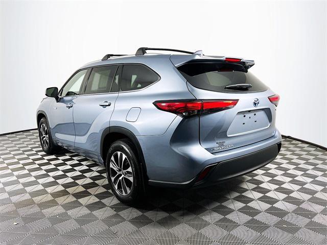 used 2021 Toyota Highlander Hybrid car, priced at $35,699