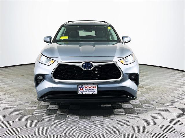 used 2021 Toyota Highlander Hybrid car, priced at $35,699