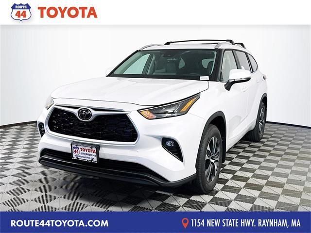 new 2025 Toyota Highlander car, priced at $49,947