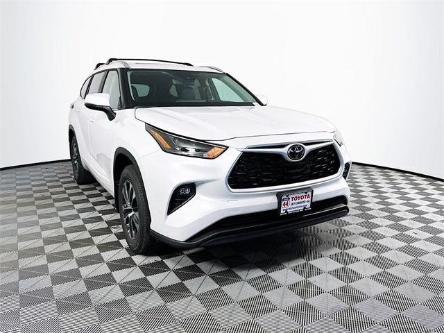 new 2025 Toyota Highlander car, priced at $49,947