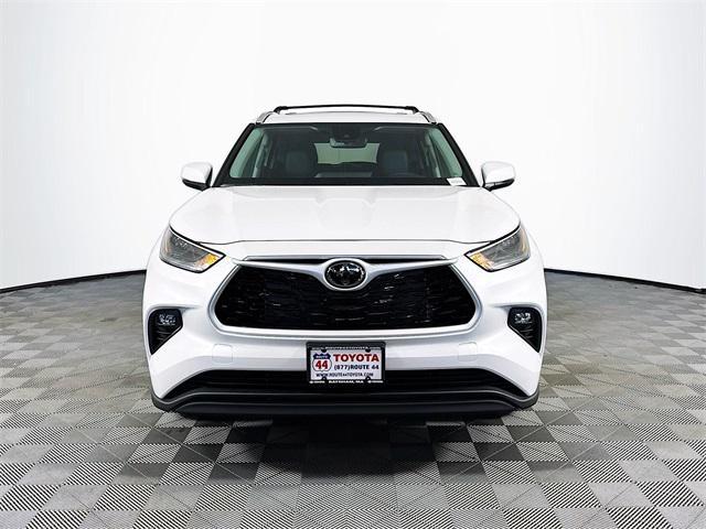 new 2025 Toyota Highlander car, priced at $49,947