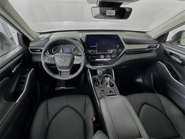 new 2025 Toyota Highlander car, priced at $49,947