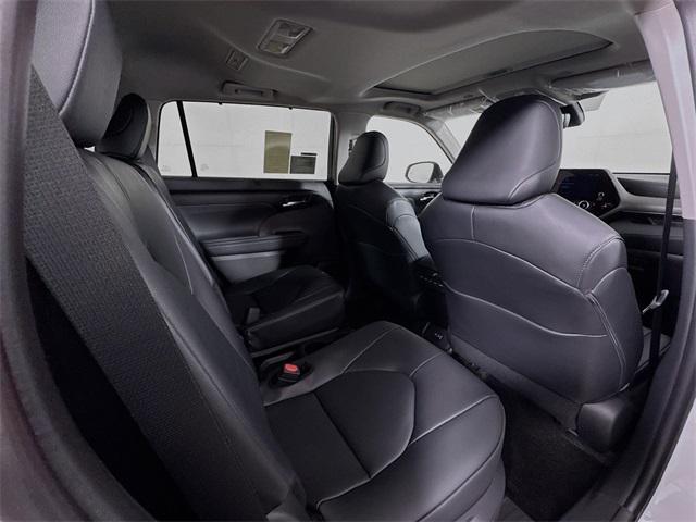 new 2025 Toyota Highlander car, priced at $49,947