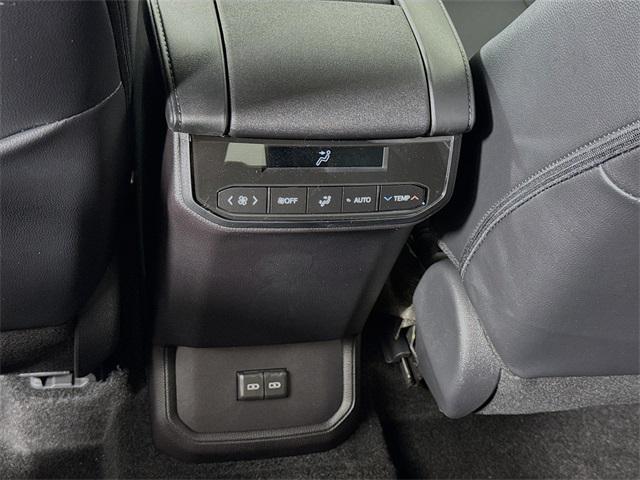 new 2025 Toyota Highlander car, priced at $49,947