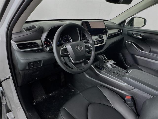 new 2025 Toyota Highlander car, priced at $49,947