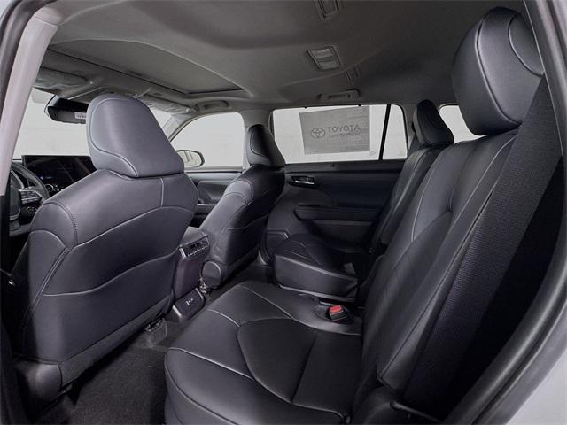 new 2025 Toyota Highlander car, priced at $49,947