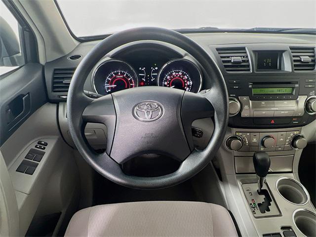 used 2008 Toyota Highlander car, priced at $10,999