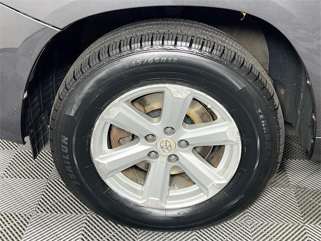 used 2008 Toyota Highlander car, priced at $10,999