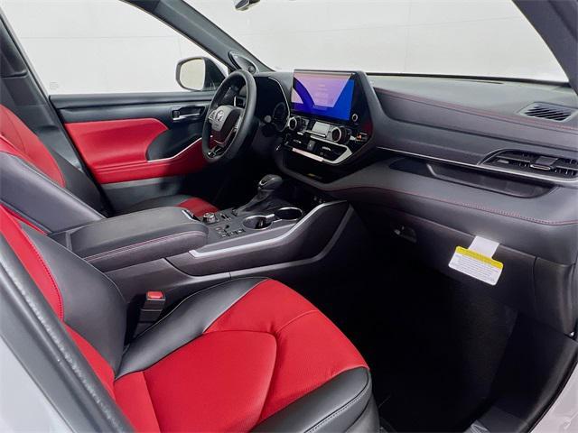 new 2025 Toyota Highlander car, priced at $52,423