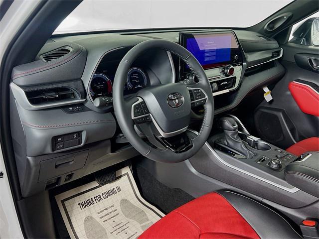 new 2025 Toyota Highlander car, priced at $52,423