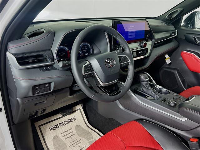 new 2025 Toyota Highlander car, priced at $52,423