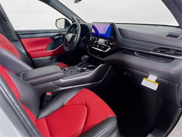 new 2025 Toyota Highlander car, priced at $52,423