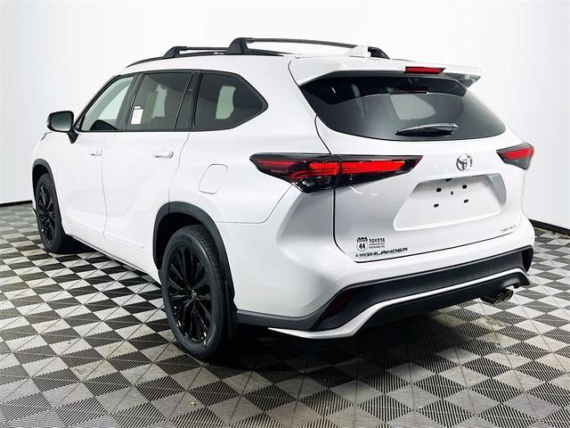 new 2025 Toyota Highlander car, priced at $52,423
