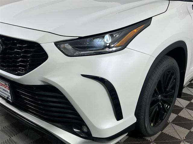 new 2025 Toyota Highlander car, priced at $52,423