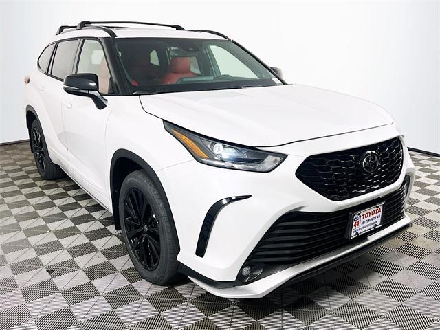 new 2025 Toyota Highlander car, priced at $52,423