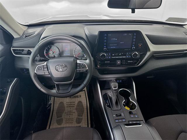 used 2022 Toyota Highlander car, priced at $33,699