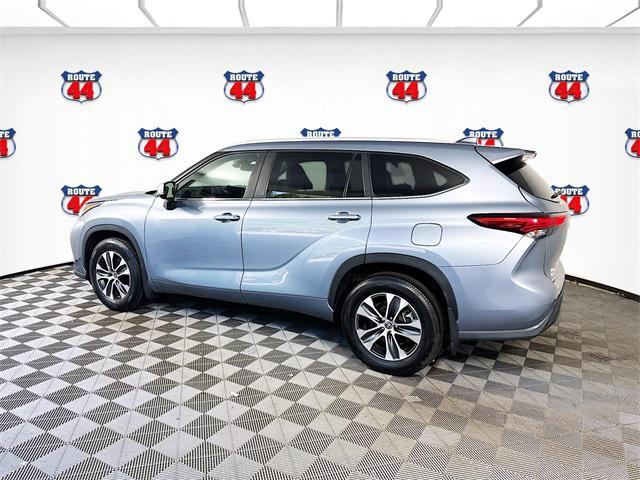 used 2023 Toyota Highlander car, priced at $38,799