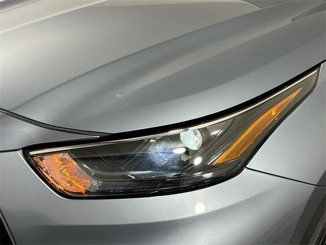 used 2023 Toyota Highlander car, priced at $38,499