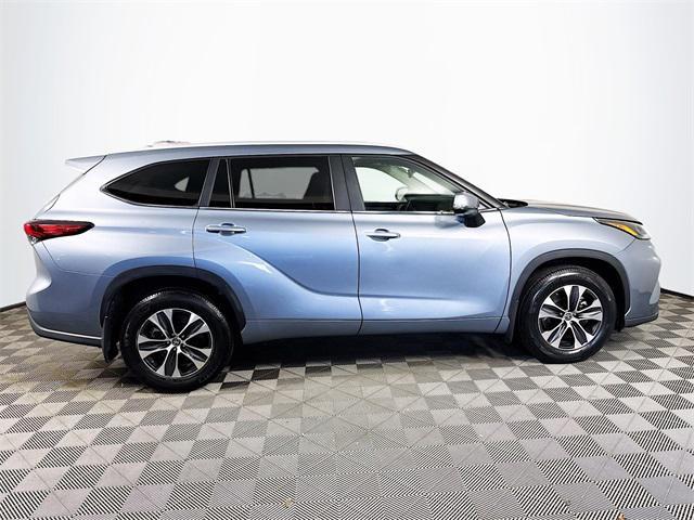 used 2023 Toyota Highlander car, priced at $38,499