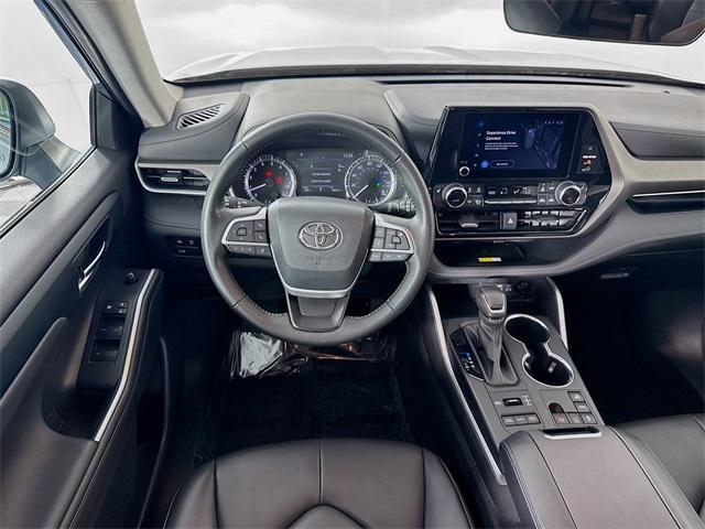 used 2023 Toyota Highlander car, priced at $38,499
