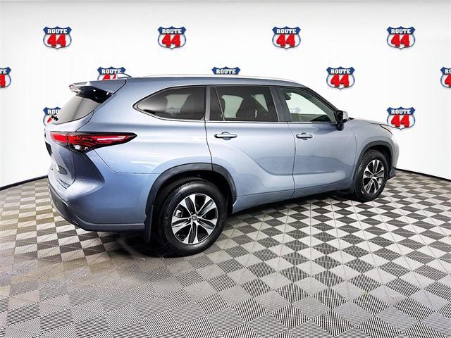 used 2023 Toyota Highlander car, priced at $38,799