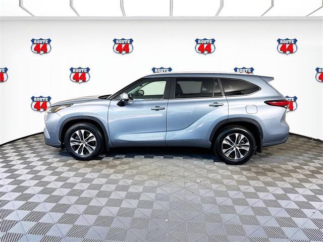 used 2023 Toyota Highlander car, priced at $38,799