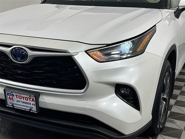 used 2023 Toyota Highlander Hybrid car, priced at $41,399
