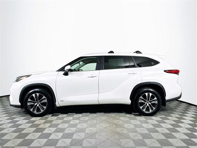 used 2023 Toyota Highlander Hybrid car, priced at $41,399