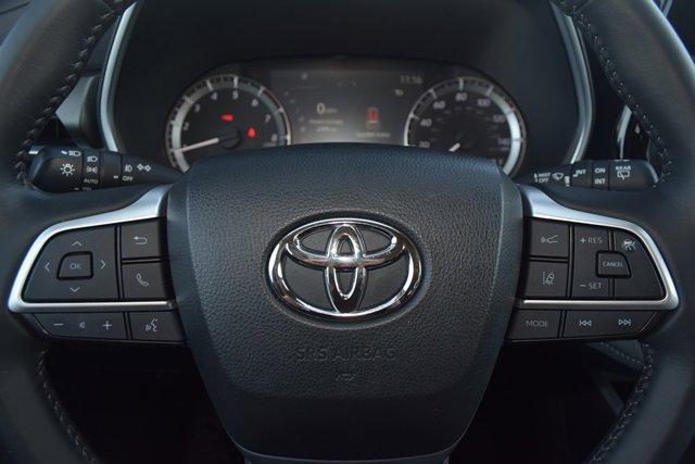 used 2023 Toyota Highlander car, priced at $39,995