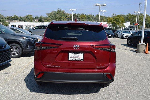 used 2023 Toyota Highlander car, priced at $39,995