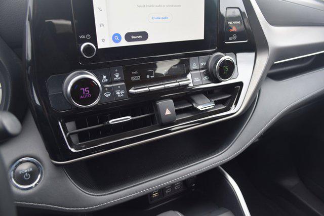 used 2023 Toyota Highlander Hybrid car, priced at $40,860