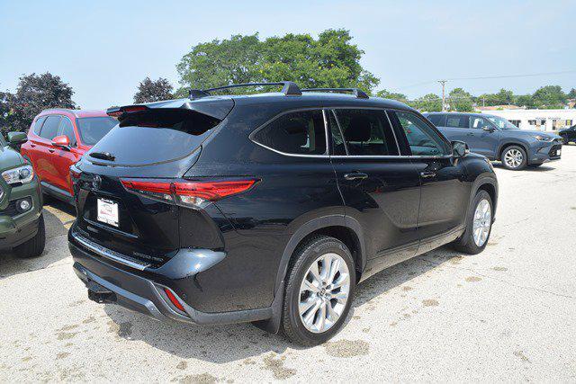 used 2021 Toyota Highlander car, priced at $30,780