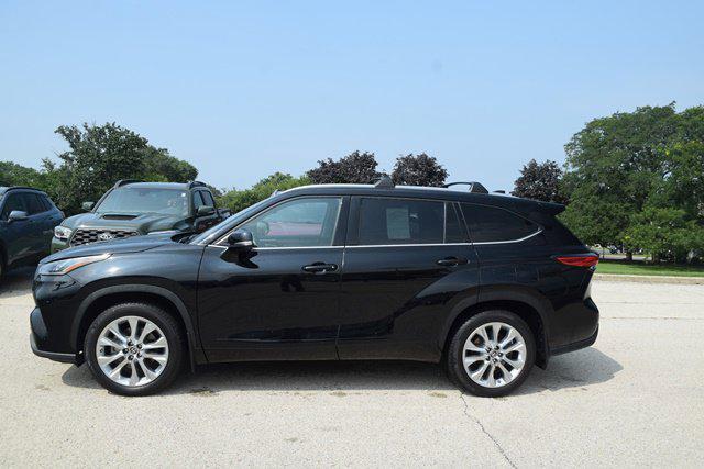used 2021 Toyota Highlander car, priced at $30,780