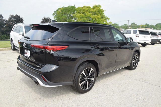 used 2022 Toyota Highlander car, priced at $42,995