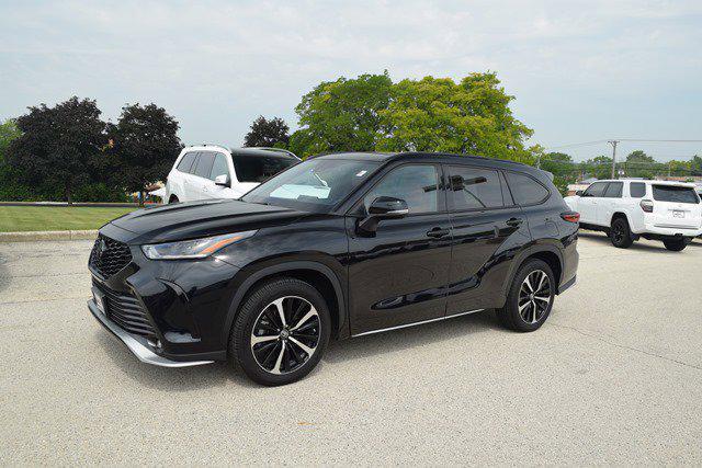 used 2022 Toyota Highlander car, priced at $42,995