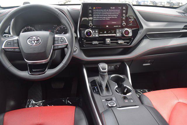used 2022 Toyota Highlander car, priced at $42,995