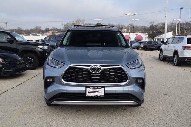 used 2023 Toyota Highlander car, priced at $47,995