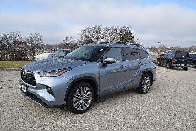 used 2023 Toyota Highlander car, priced at $47,995