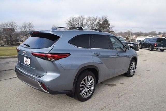 used 2023 Toyota Highlander car, priced at $47,995